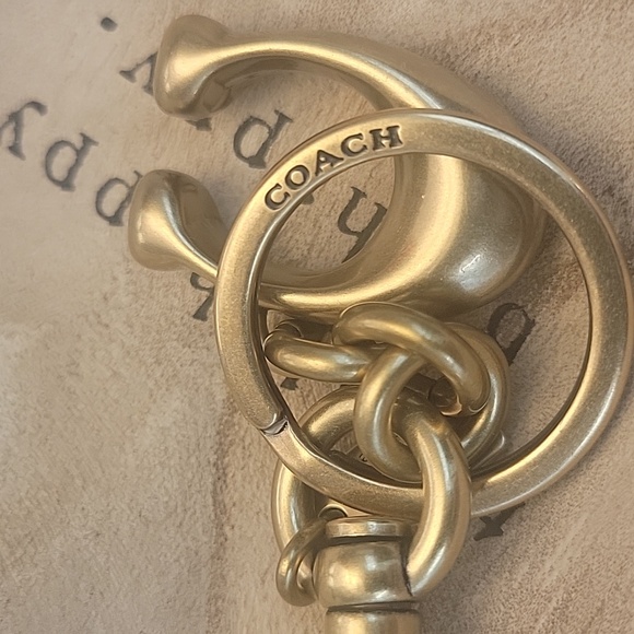 NWOT BRASS COACH C KEYCHAIN - Picture 4 of 8